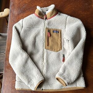 New without tags Patagonia Women’s Classic Retro-X Fleece Jacket small